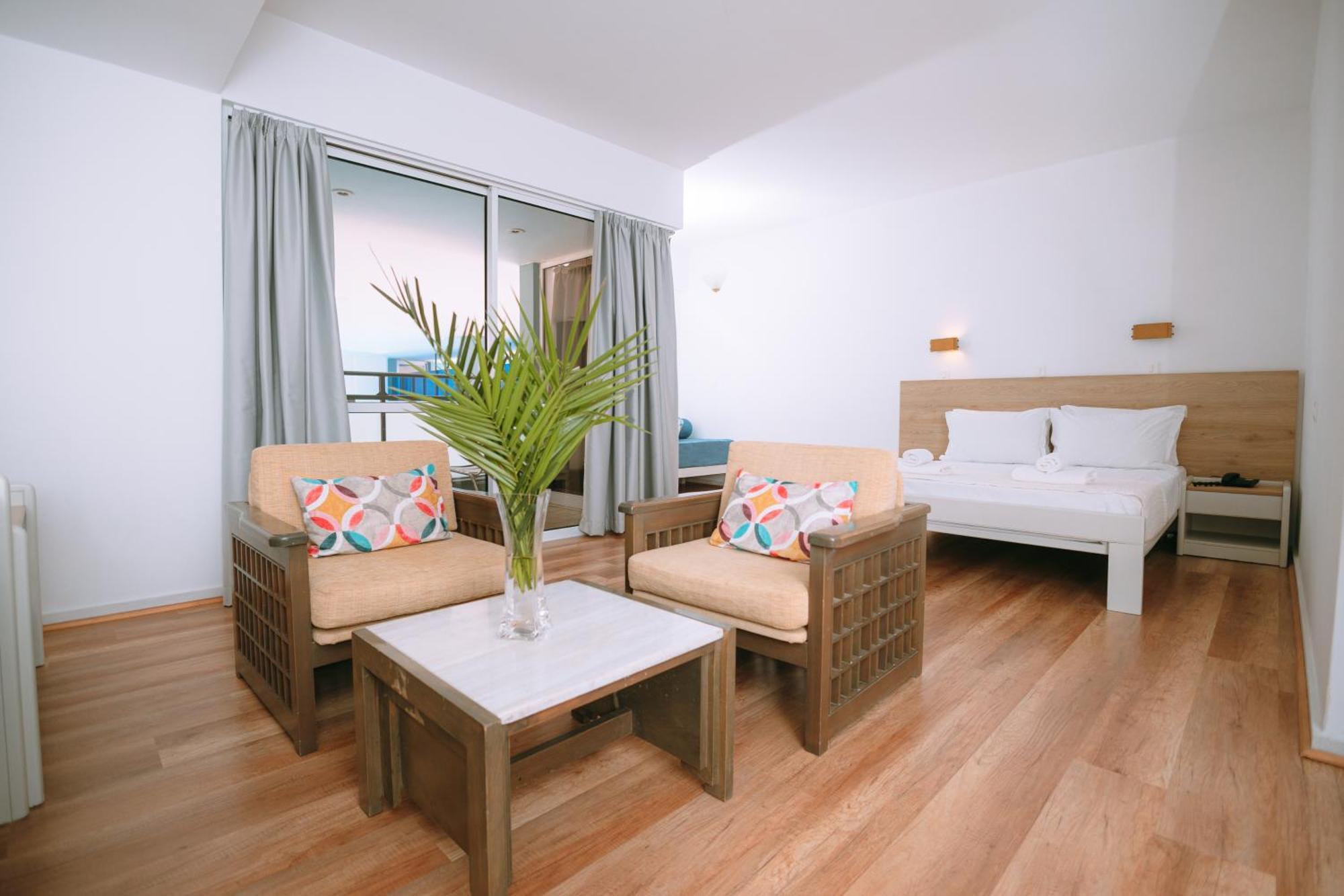 Santa Marina Unique Отель 4*